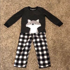 Carter’s boys pajamas 4T
